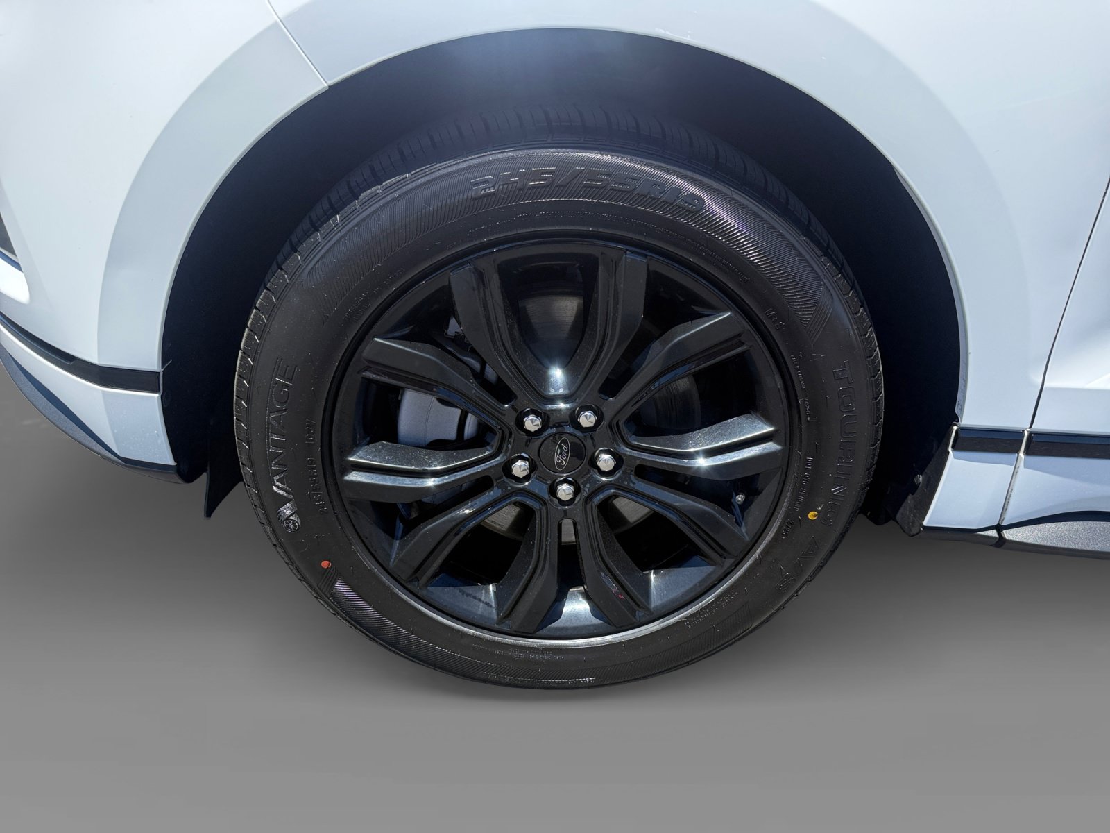 Certified 2023 Ford Edge SE w/ Black Appearance Package AWD/4WD image 9