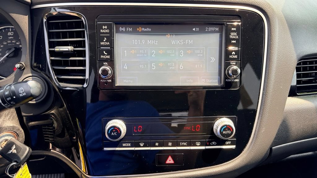 Used 2020 Mitsubishi Outlander ES FWD image 10