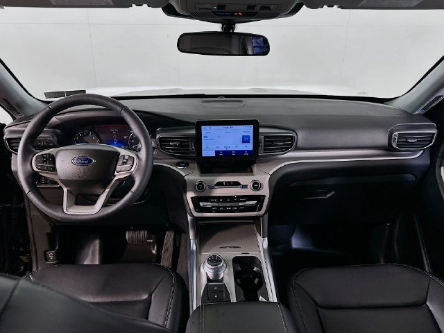 Certified 2023 Ford Explorer XLT w/ Equipment Group 202A AWD/4WD image 23