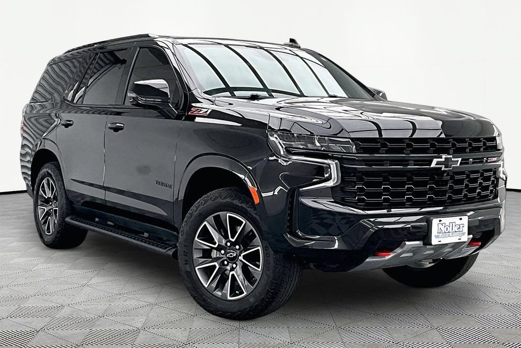 Used 2024 Chevrolet Tahoe Z71 w/ Luxury Package AWD/4WD image 12