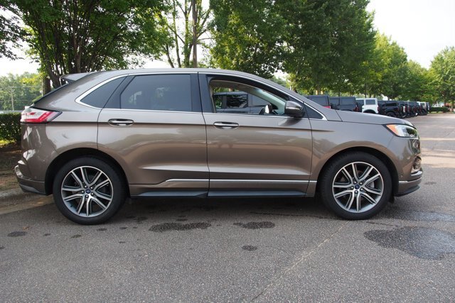 Certified 2019 Ford Edge Titanium w/ Equipment Group 301A AWD/4WD image 8