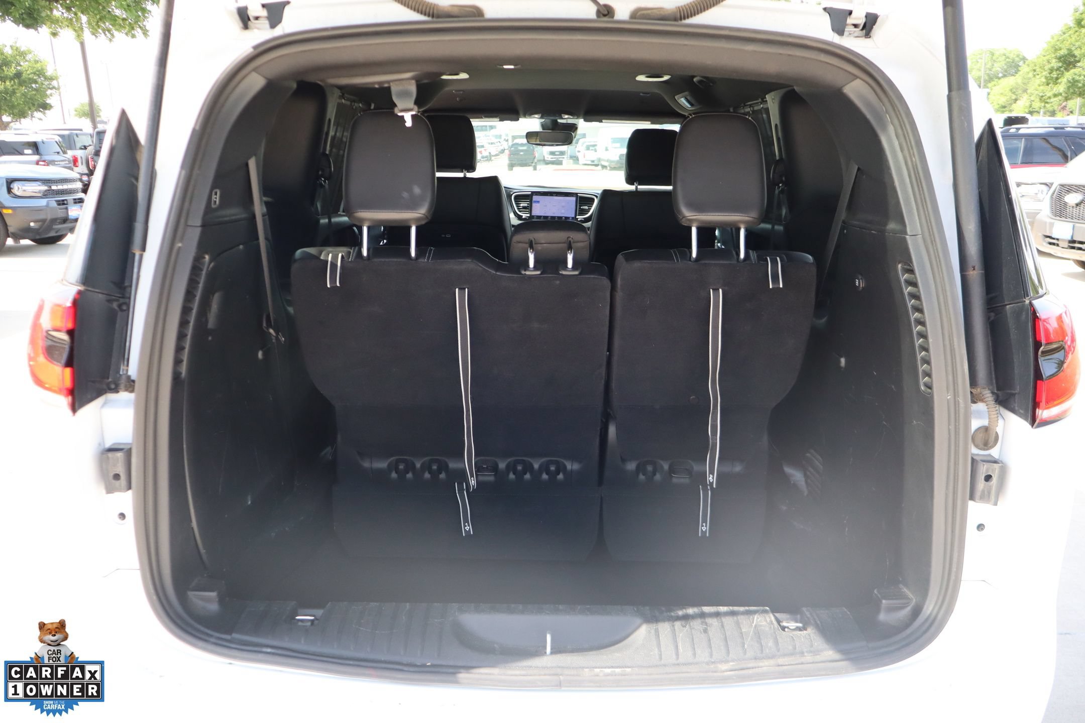Used 2025 Chrysler Pacifica Select FWD image 25