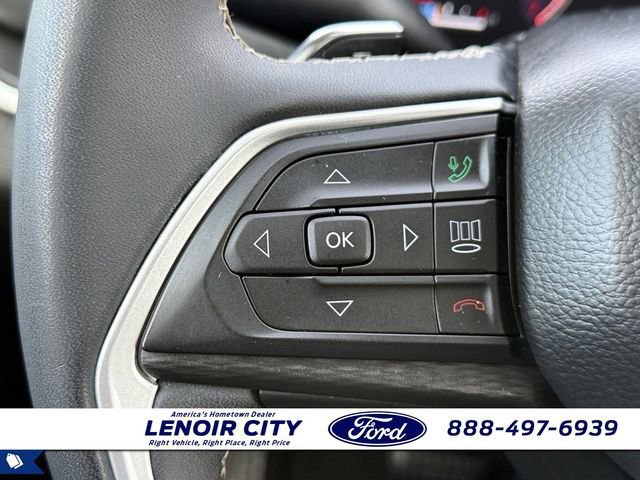 Used 2023 Jeep Grand Cherokee L Laredo image 20