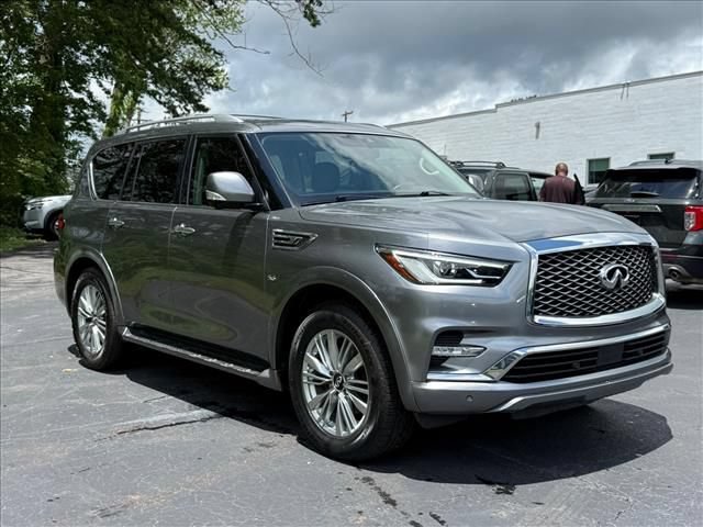 Used 2019 INFINITI QX80 Luxe w/ All-Season Package RWD image 2
