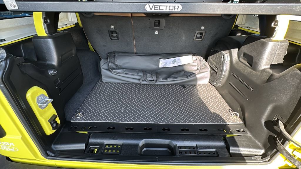 Used 2023 Jeep Wrangler Unlimited Rubicon w/ Xtreme 35 Tire Package image 23