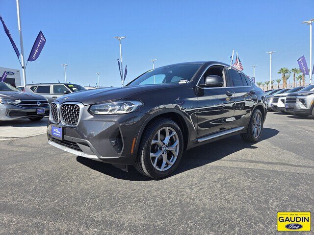 Used 2023 BMW X4 xDrive30i w/ Parking Assistance Package AWD/4WD image 3