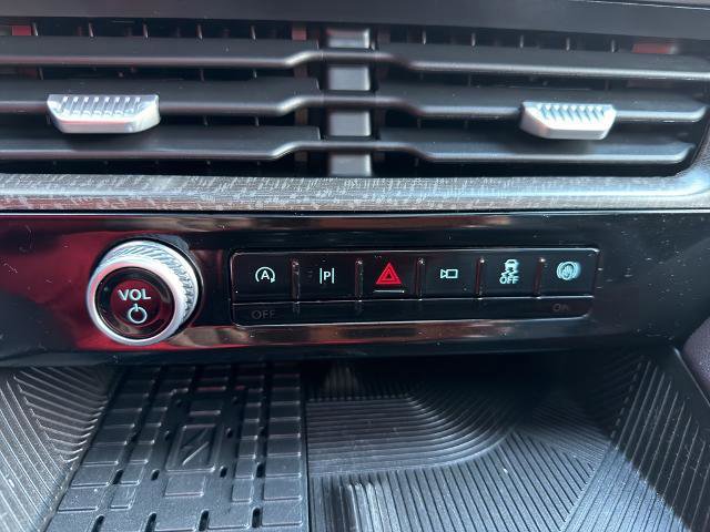 Certified 2025 Ford Explorer Platinum w/ LUX Leather Package image 30