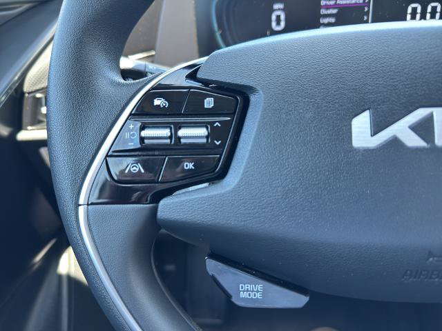 Used 2025 Kia Niro LX FWD image 12