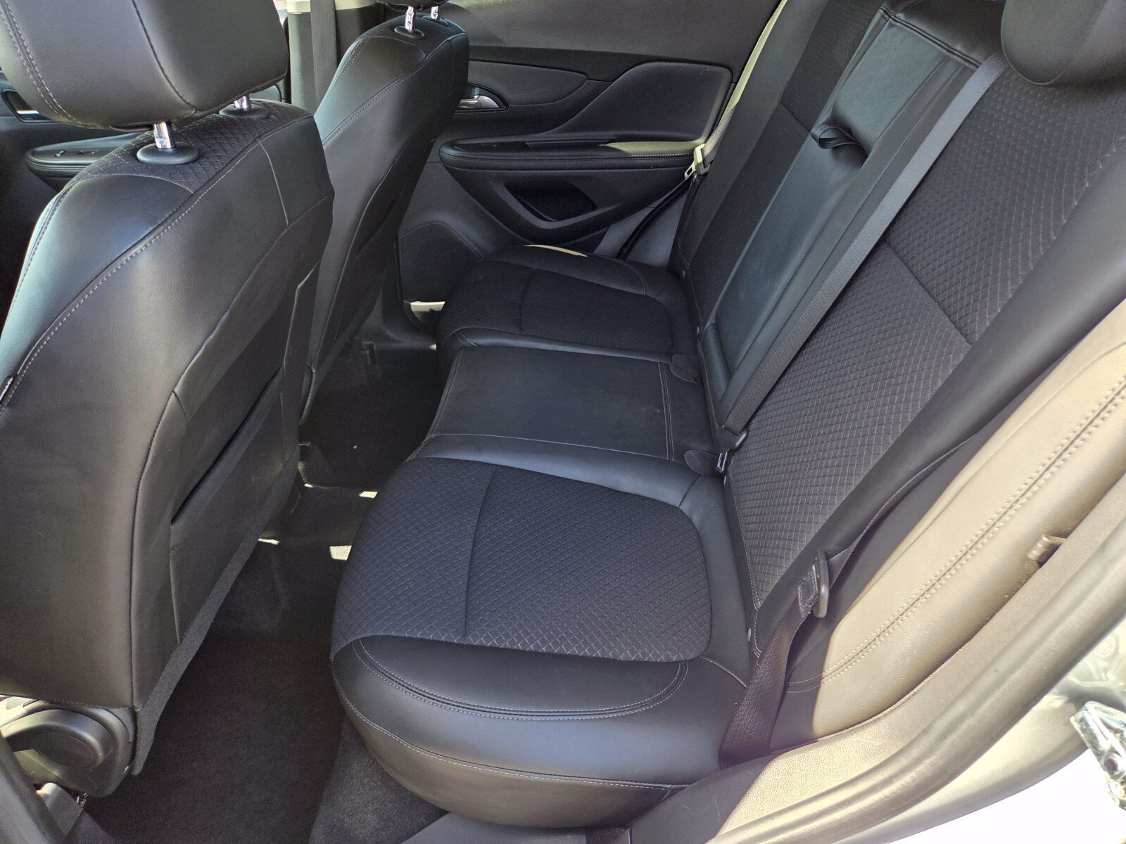 Used 2022 Buick Encore Preferred w/ Safety Package AWD/4WD image 11