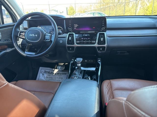 Used 2023 Kia Sorento SX Prestige image 9