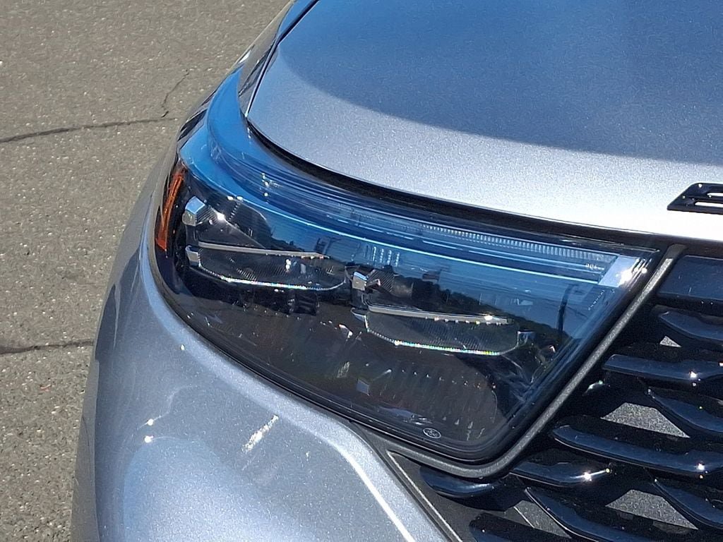 Certified 2023 Ford Explorer ST-Line AWD/4WD image 9