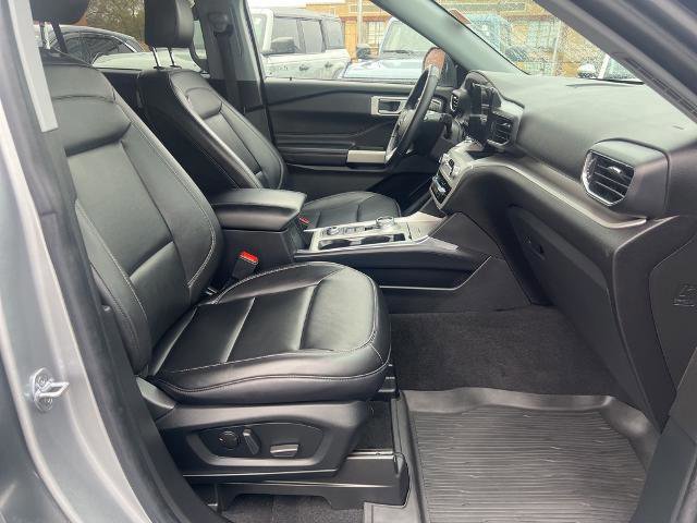 Certified 2021 Ford Explorer XLT w/ Equipment Group 202A image 13