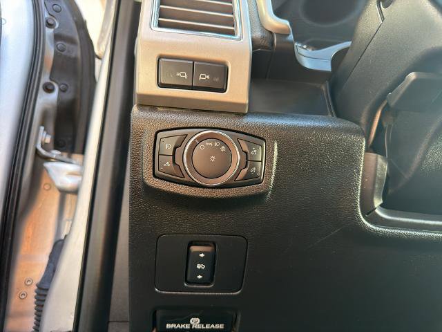 Certified 2017 Ford F350 Lariat w/ Camper Package image 24