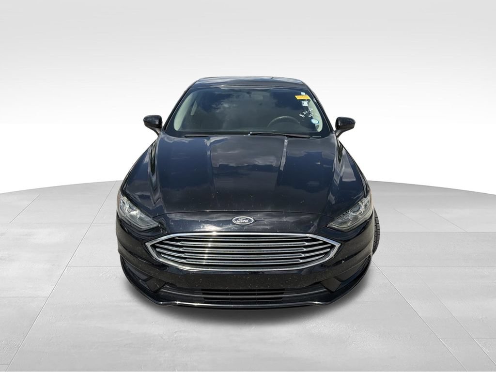 Certified 2018 Ford Fusion SE w/ Fusion SE Technology Package FWD image 3