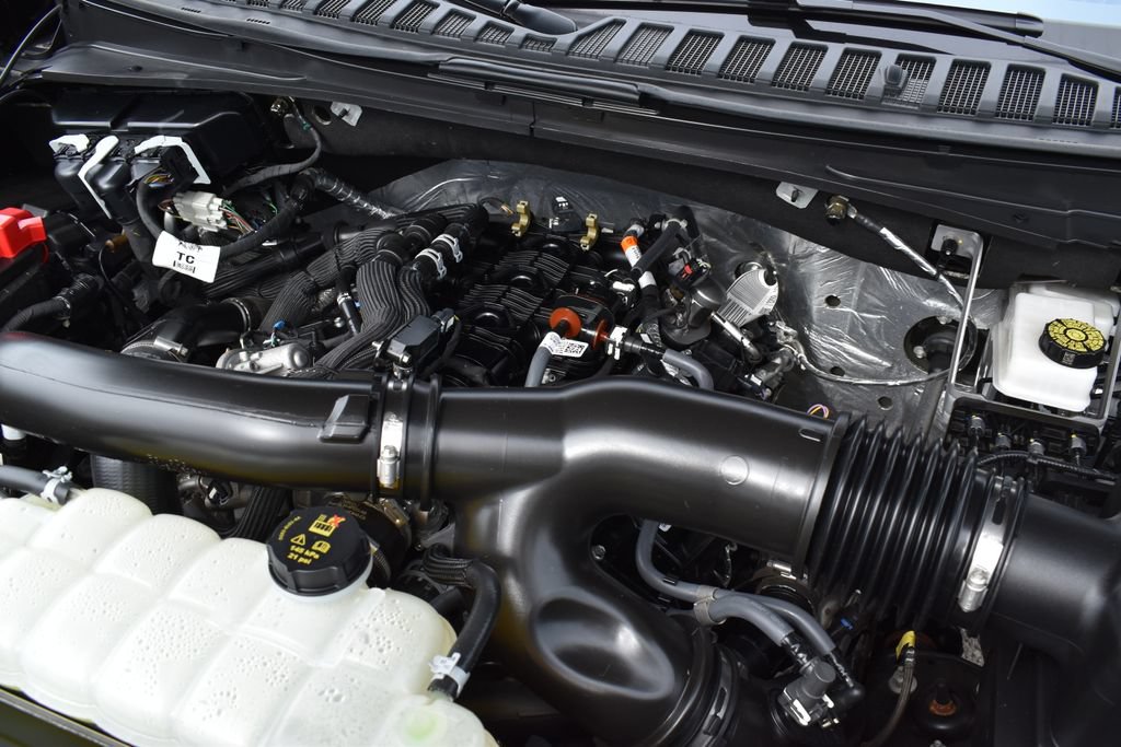 Certified 2025 Ford Expedition Platinum AWD/4WD image 12