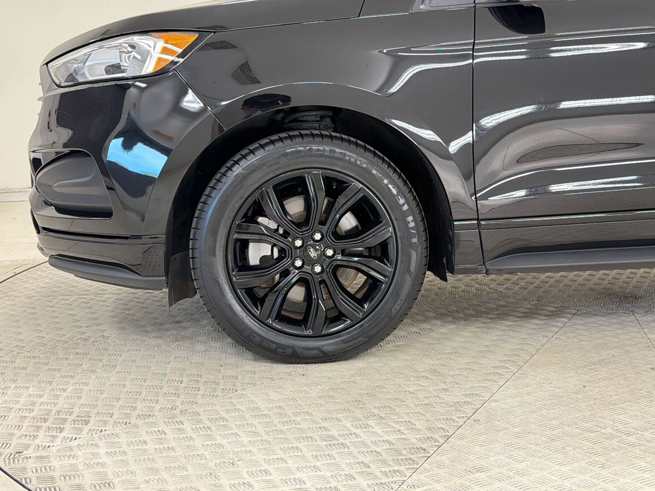 Certified 2022 Ford Edge SE w/ Black Appearance Package AWD/4WD image 12