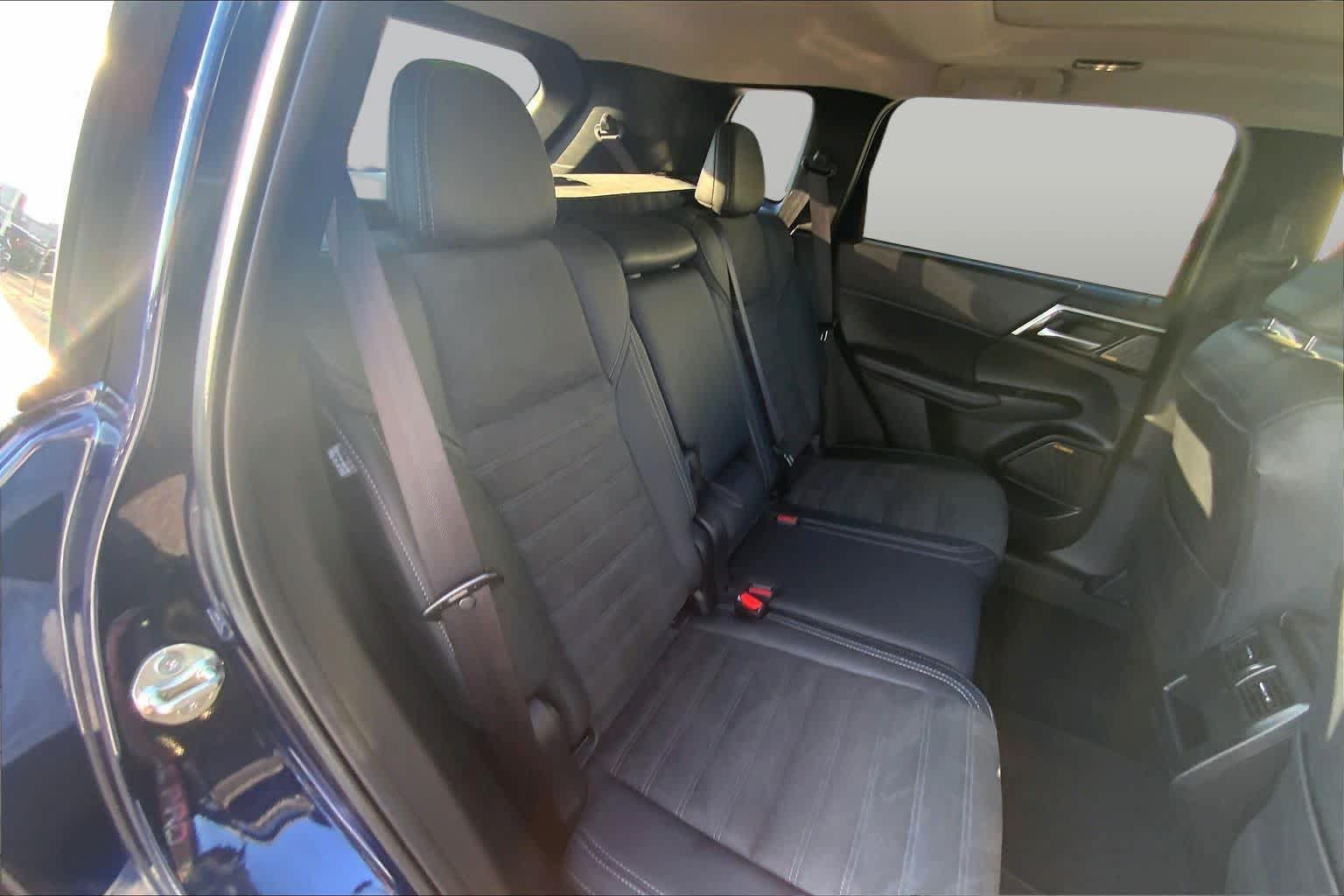 Used 2025 Mitsubishi Outlander SE FWD image 20