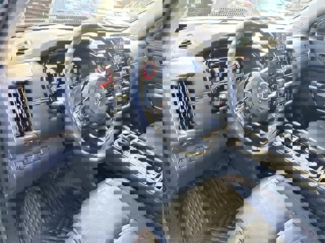 Used 2024 Nissan Pathfinder Platinum image 30