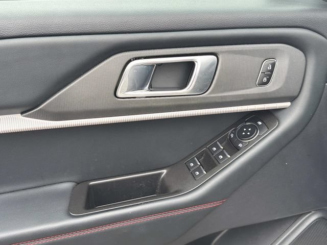 Certified 2025 Ford Explorer ST-Line w/ ST-Line Street Pack AWD/4WD image 18