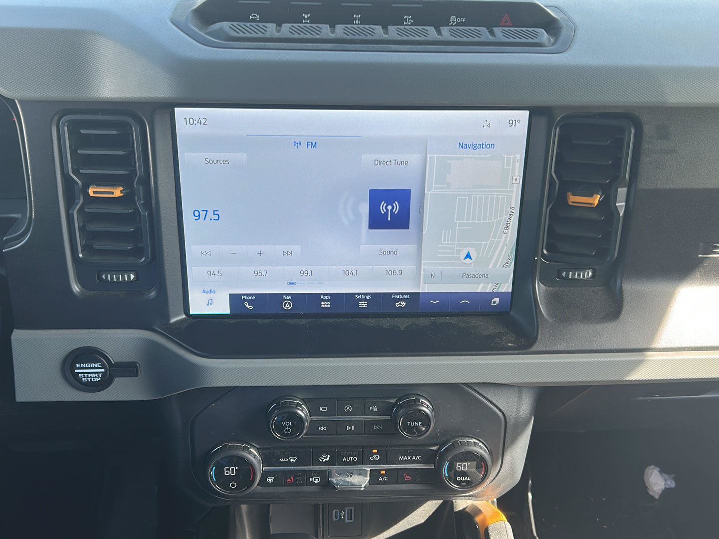 Certified 2023 Ford Bronco Badlands AWD/4WD image 8