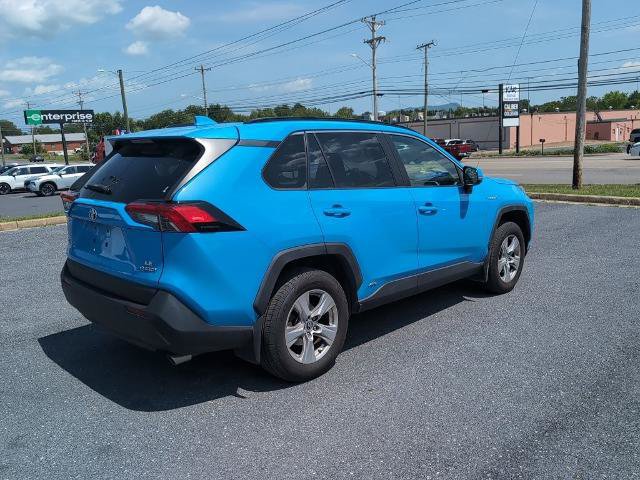 Used 2019 Toyota RAV4 LE w/ Carpet Mat Package AWD/4WD image 5