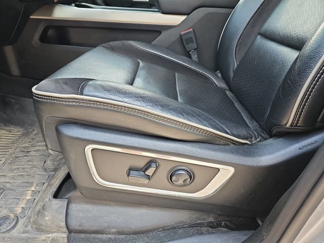 Used 2022 RAM 1500 Laramie AWD/4WD image 16