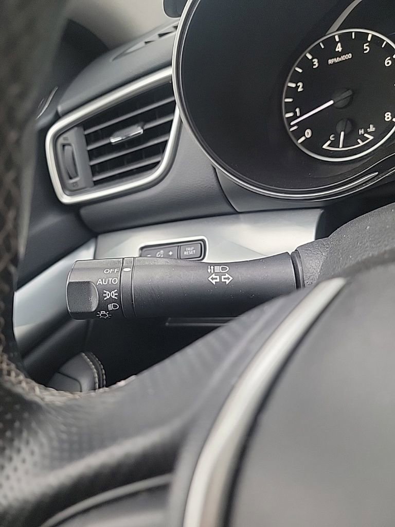 Used 2023 Nissan Maxima SV w/ Floor Mat Group image 39