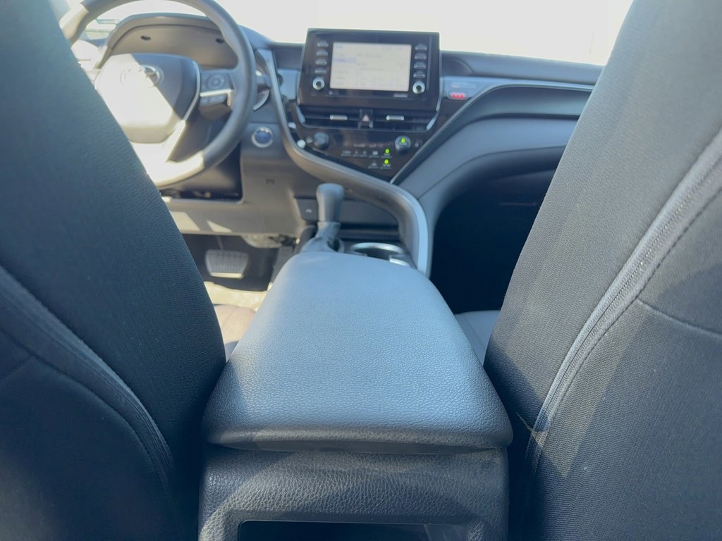 Used 2022 Toyota Camry LE image 28
