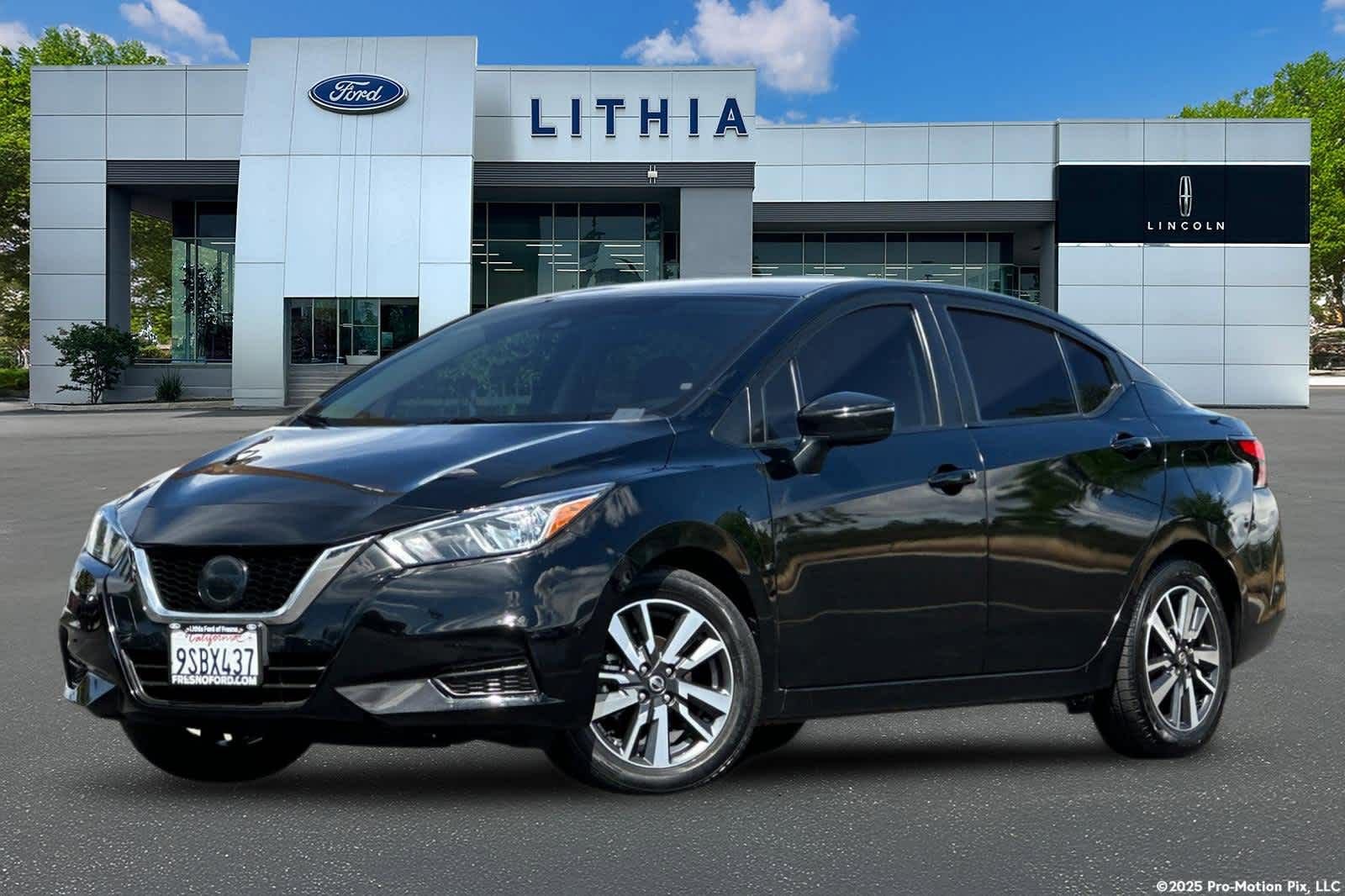 Used 2021 Nissan Versa SV image 1