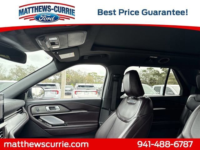 Certified 2025 Ford Explorer Platinum image 11
