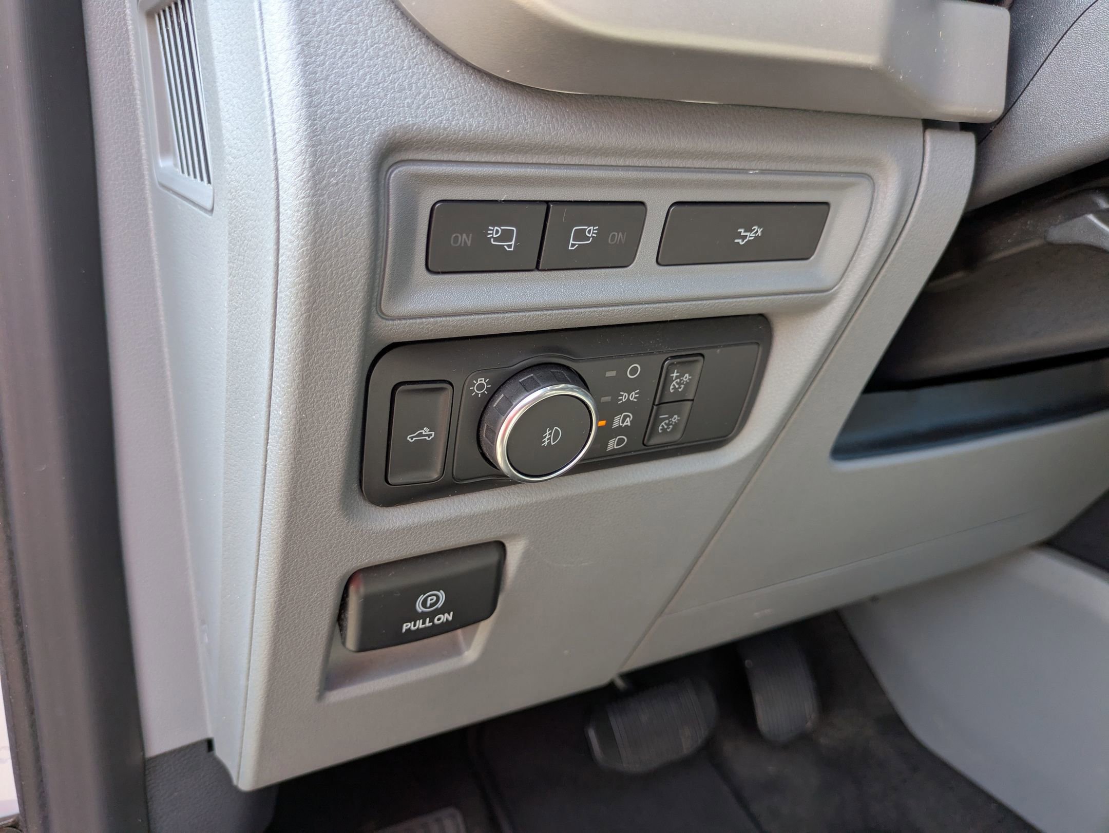 Certified 2022 Ford F150 XLT w/ Equipment Group 302A High image 20