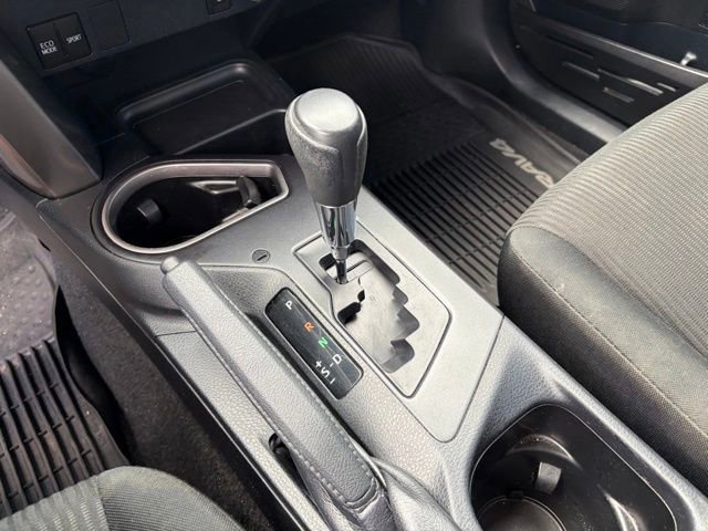 Used 2018 Toyota RAV4 LE image 22