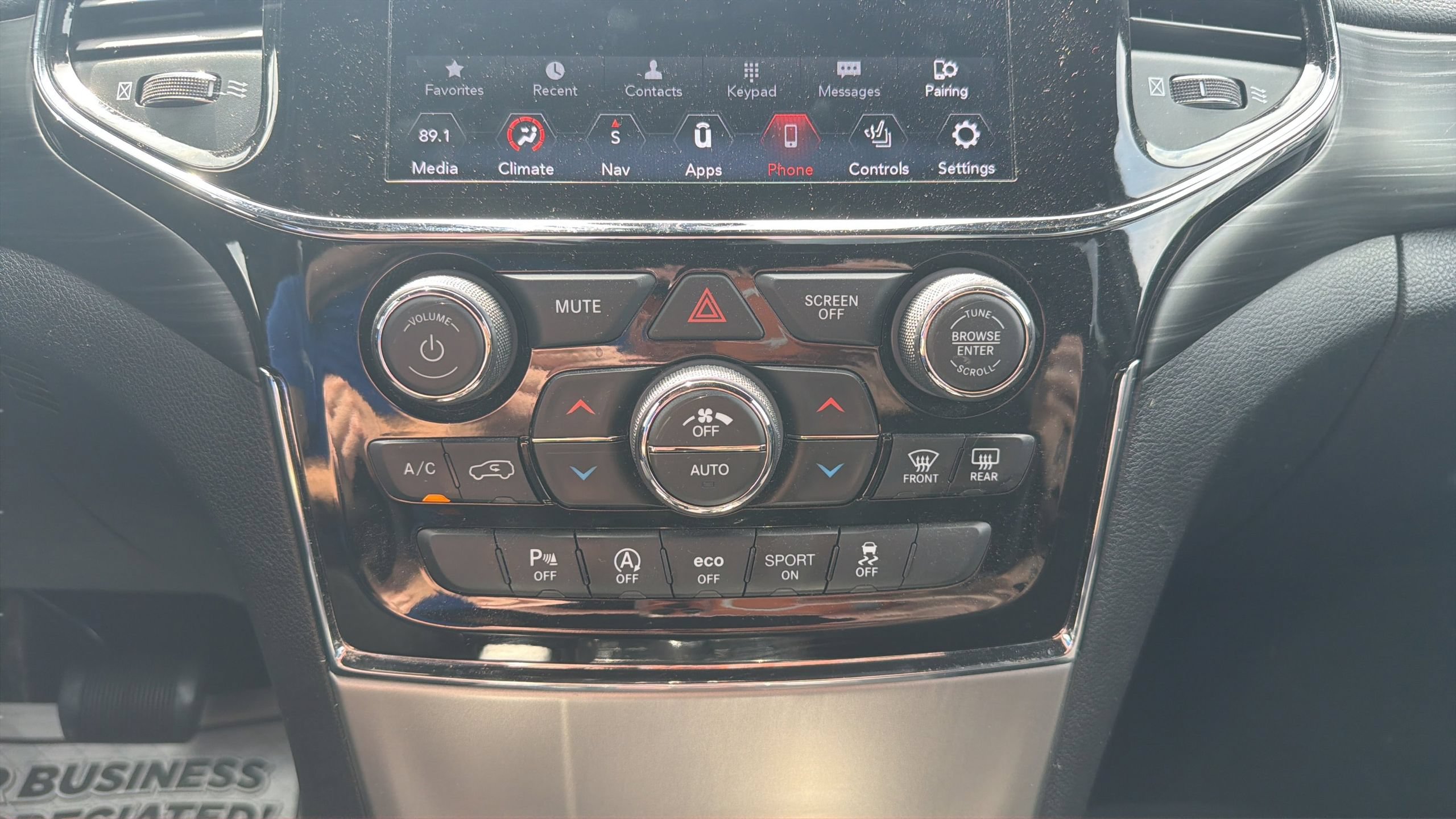 Used 2022 Jeep Grand Cherokee Laredo X AWD/4WD image 25