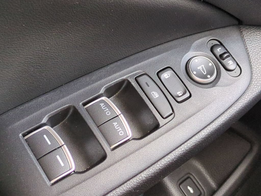 Used 2018 Honda Accord LX image 25