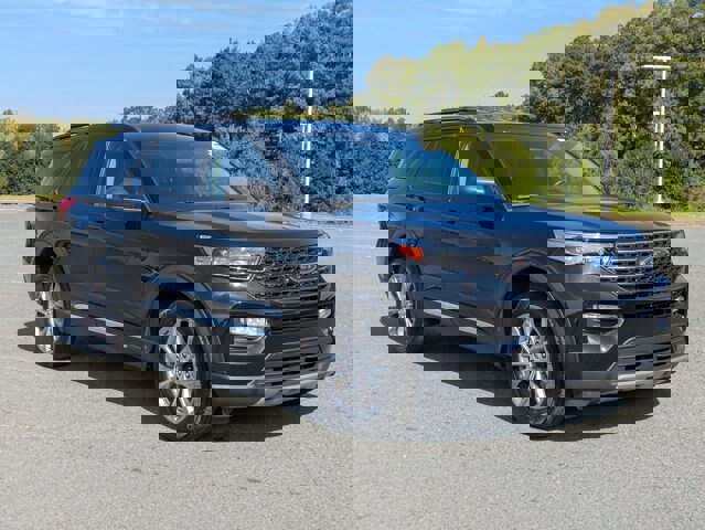 Certified 2023 Ford Explorer XLT w/ Equipment Group 202A image 1