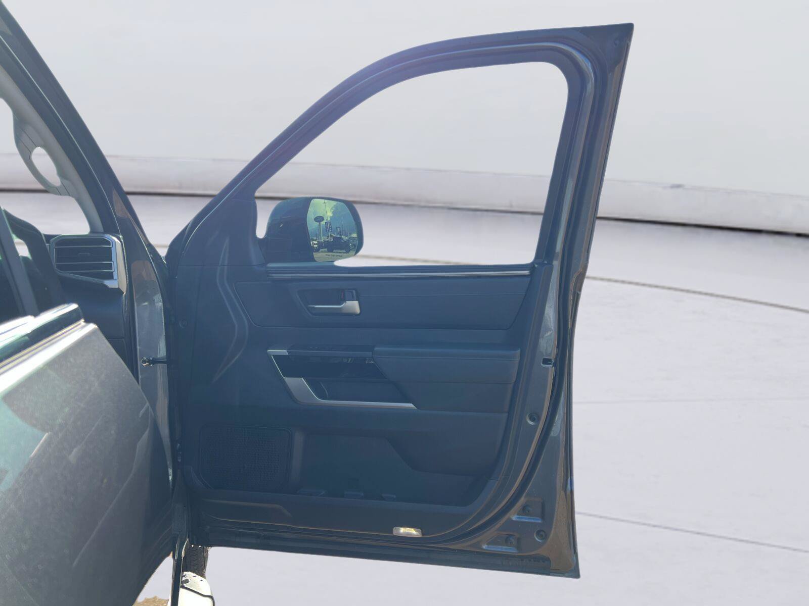 Used 2023 Toyota Tundra Limited w/ Power Package RWD image 28