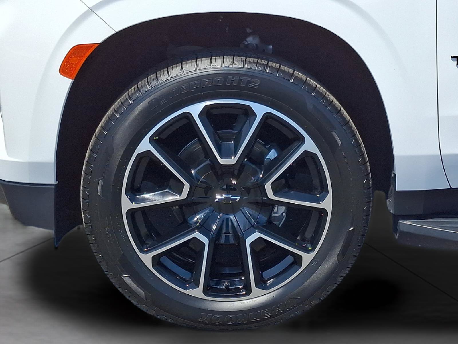 Used 2022 Chevrolet Tahoe RST w/ Luxury Package AWD/4WD image 9