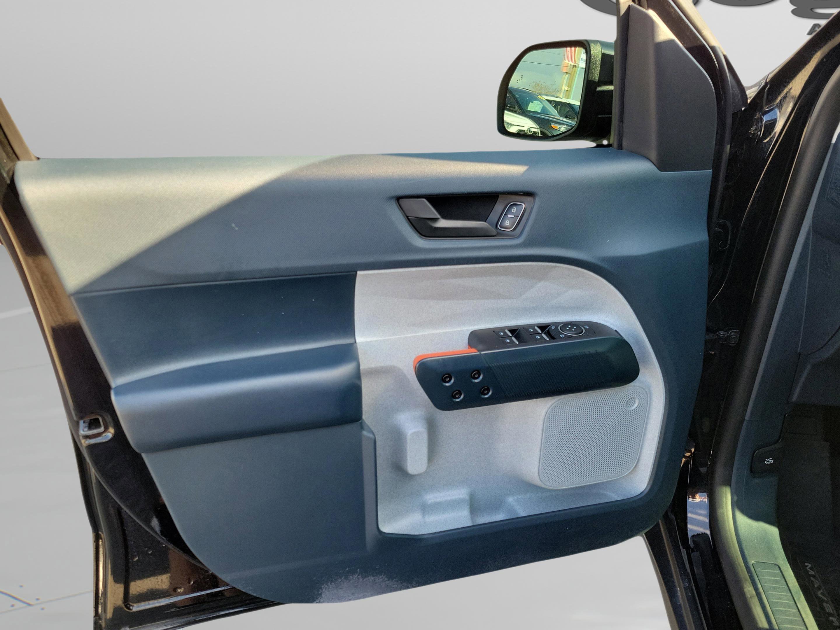 Certified 2024 Ford Maverick XLT w/ XLT Luxury Package image 27