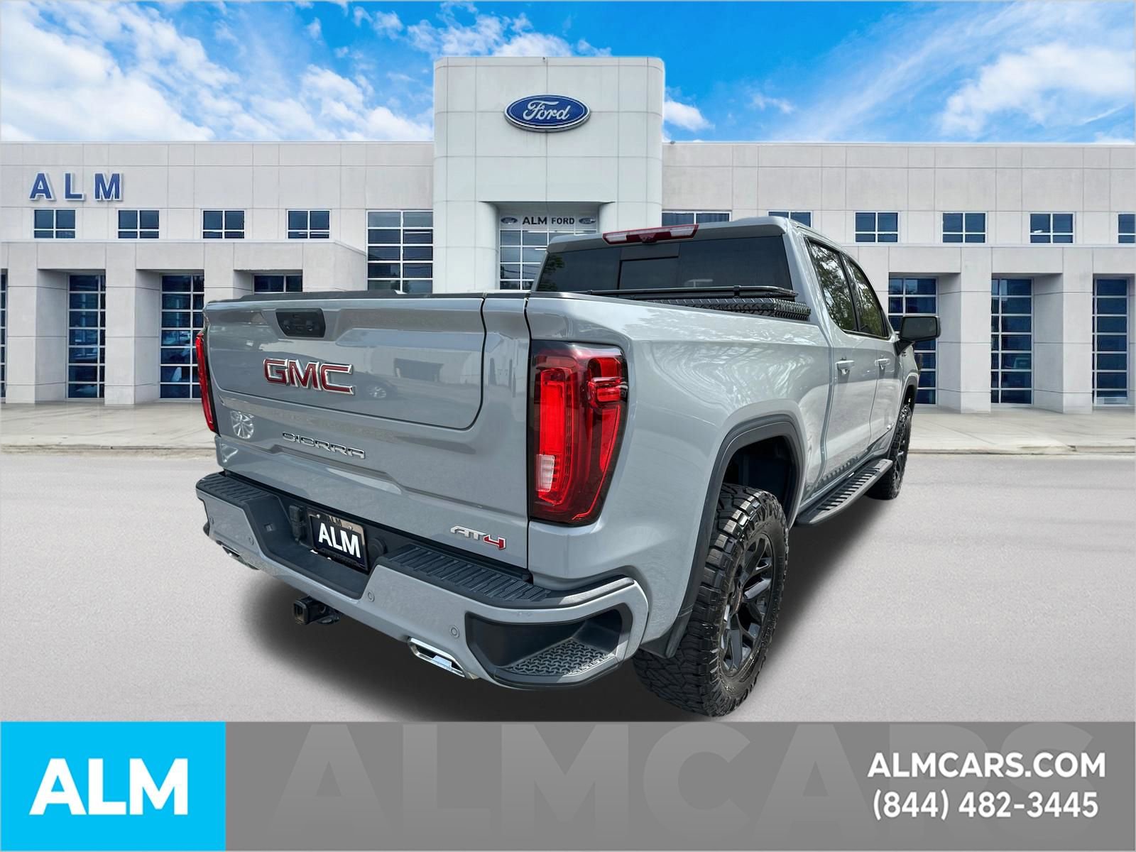 Used 2025 GMC Sierra 1500 AT4 w/ AT4 Premium Package AWD/4WD image 5
