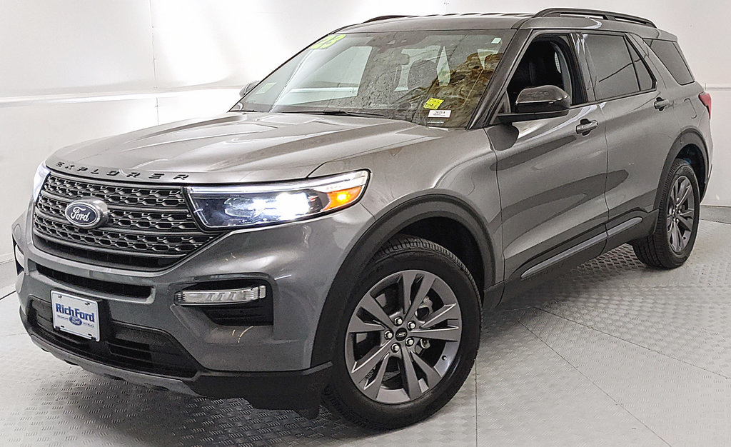 Certified 2023 Ford Explorer XLT w/ Equipment Group 202A AWD/4WD image 6