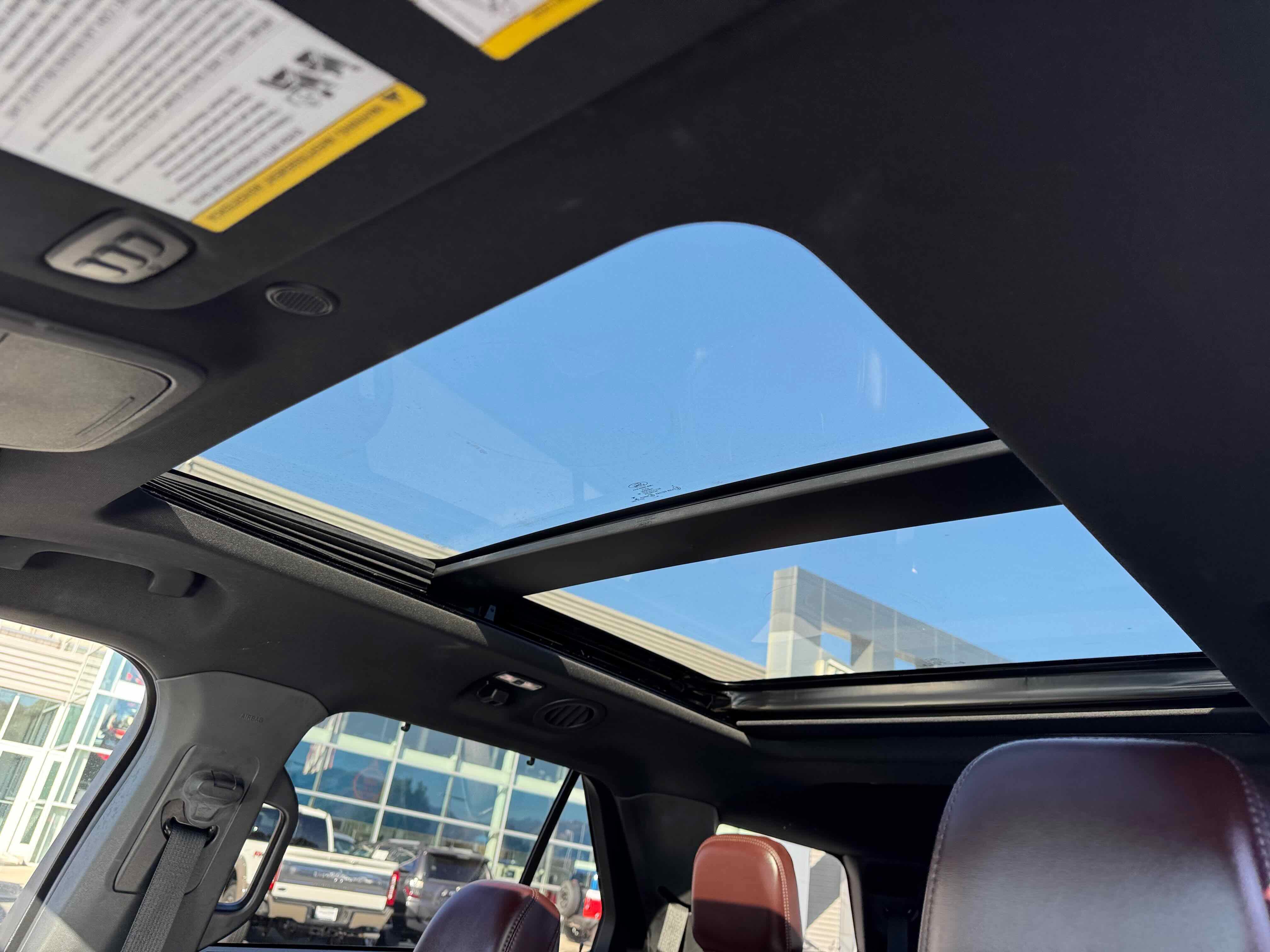 Certified 2020 Ford Explorer Platinum w/ Premium Technology Package image 28