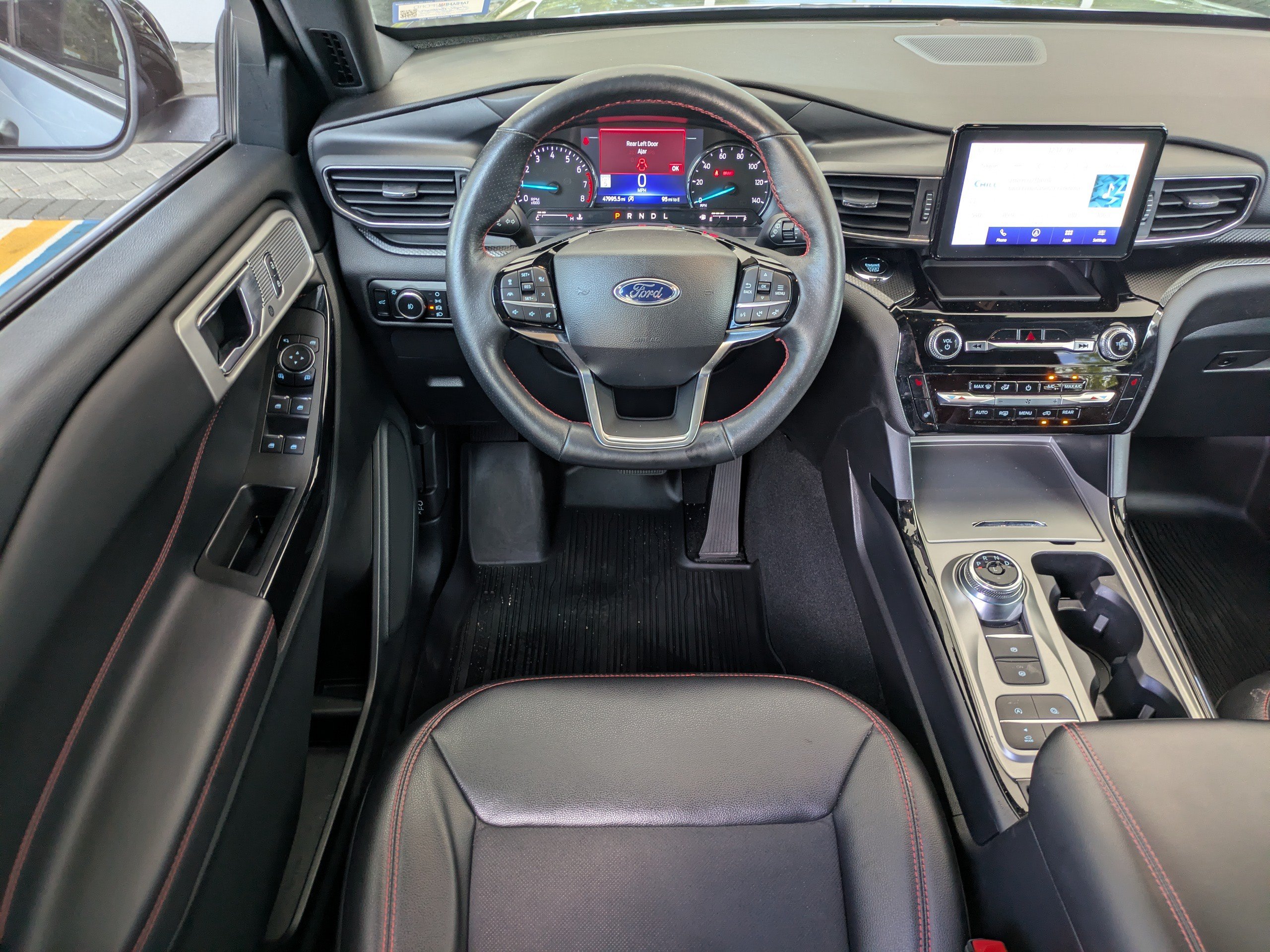 Certified 2024 Ford Explorer ST-Line w/ Class IV Trailer Tow Package RWD image 18