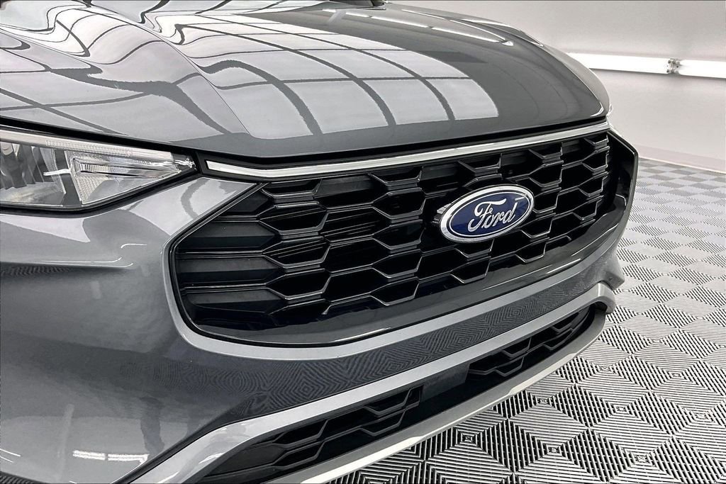 Certified 2023 Ford Escape ST-Line w/ Tech Pack #1 image 28