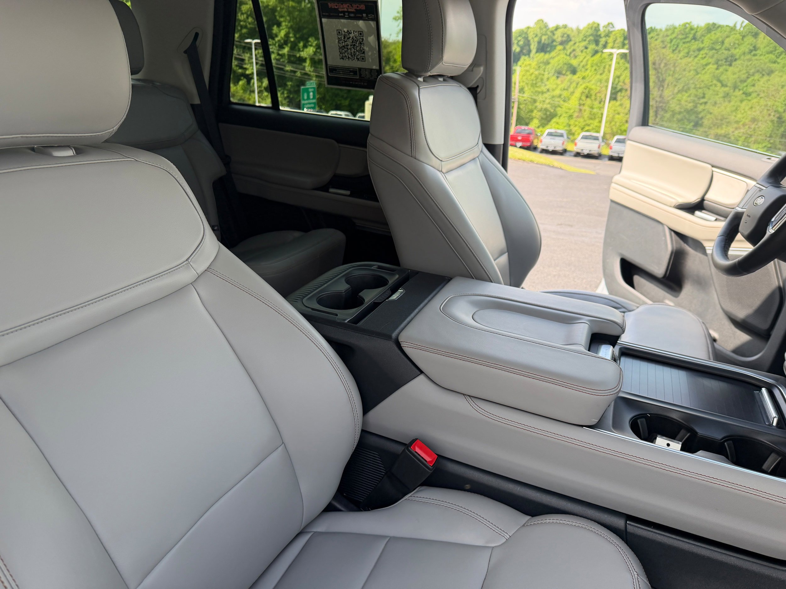 Certified 2025 Ford Expedition Active AWD/4WD image 24
