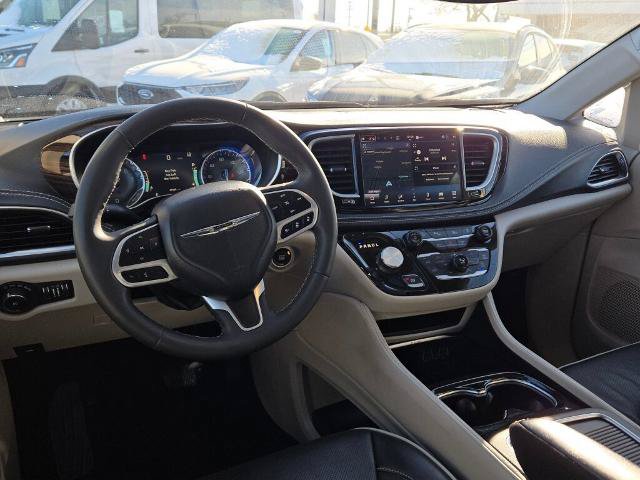Used 2024 Chrysler Pacifica Limited FWD image 21