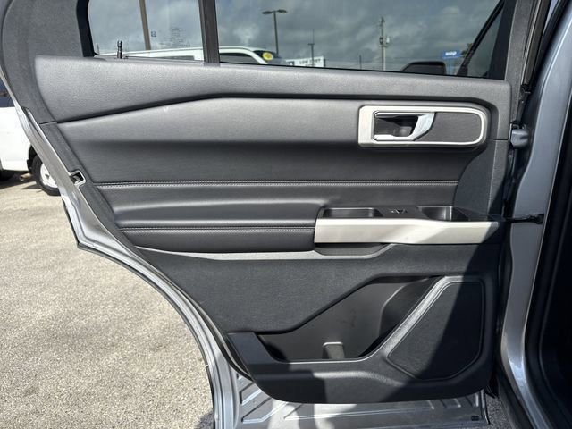 Certified 2022 Ford Explorer XLT w/ Equipment Group 202A image 17