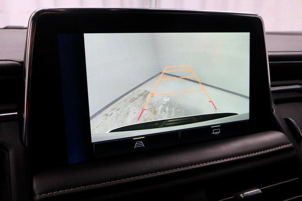 Used 2023 Chevrolet Suburban Premier image 2