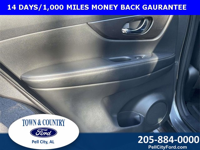 Used 2020 Nissan Rogue SV image 5