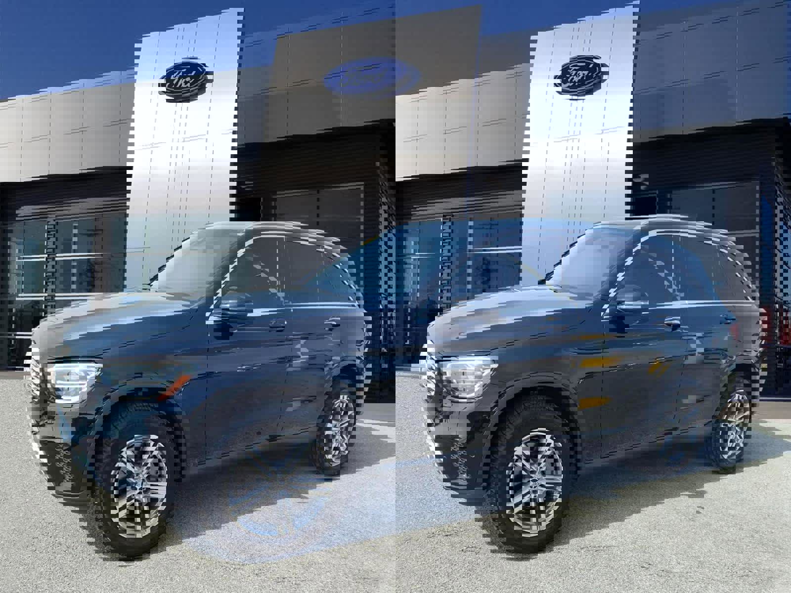 Used 2021 Mercedes-Benz GLC 300 image 4