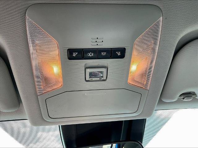Used 2019 Toyota RAV4 LE w/ Carpet Mat Package AWD/4WD image 16